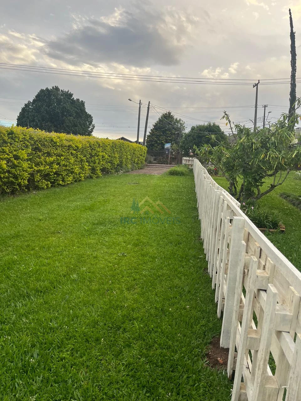 KITNET - AVENIDA DOS PIONEIROS