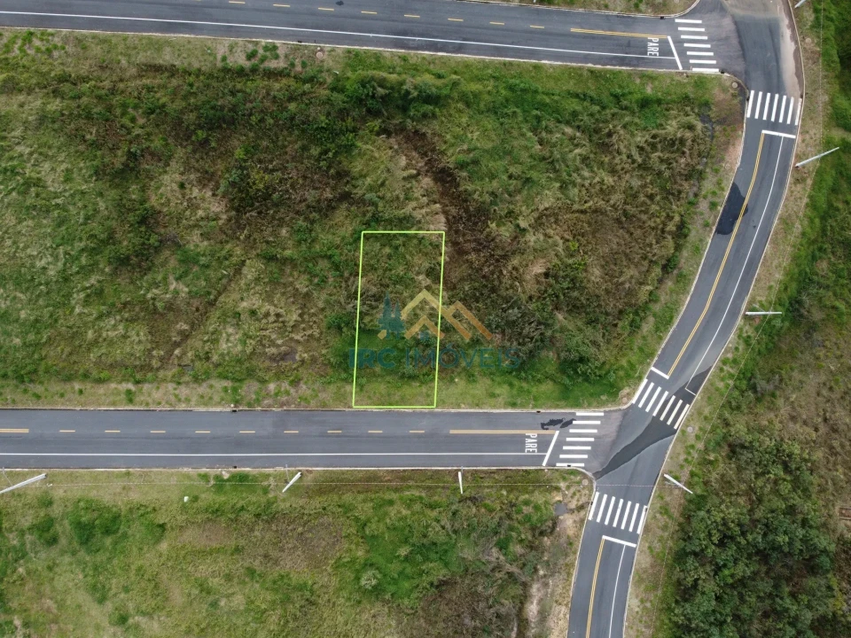 TERRENO - TULIPAS