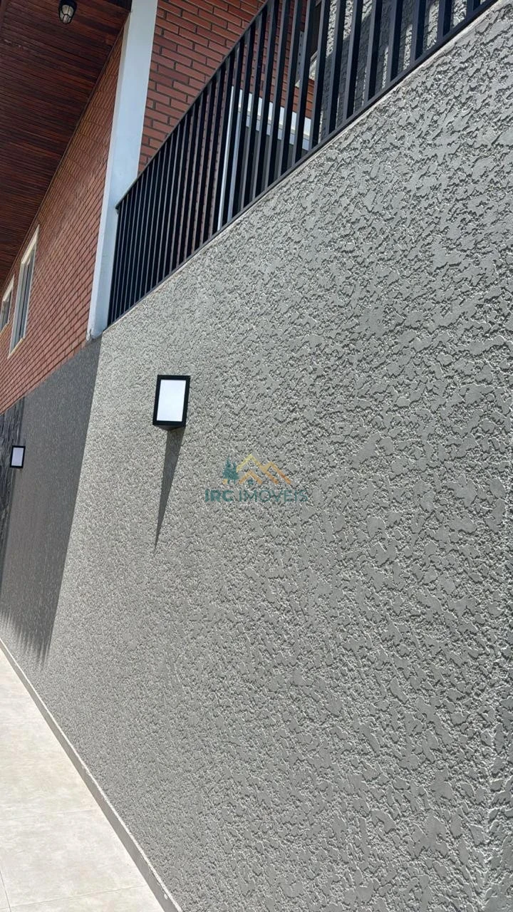 CASA - AVENIDA DOS PIONEIROS