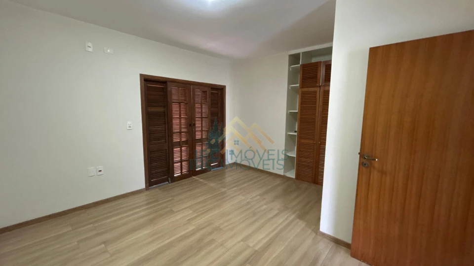 Sobrado - Colônia / Centro