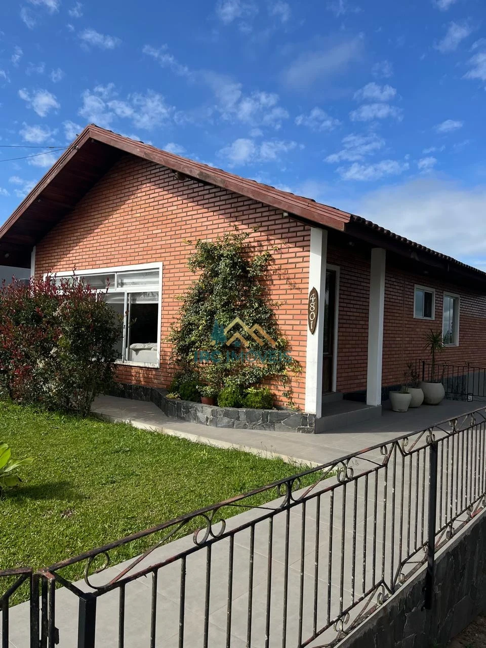 CASA - AVENIDA DOS PIONEIROS