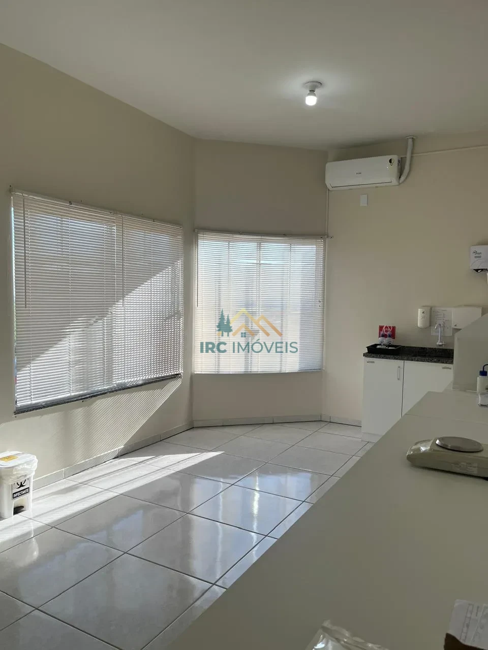 SALAS COMERCIAIS - AVENIDA DAS FLORES