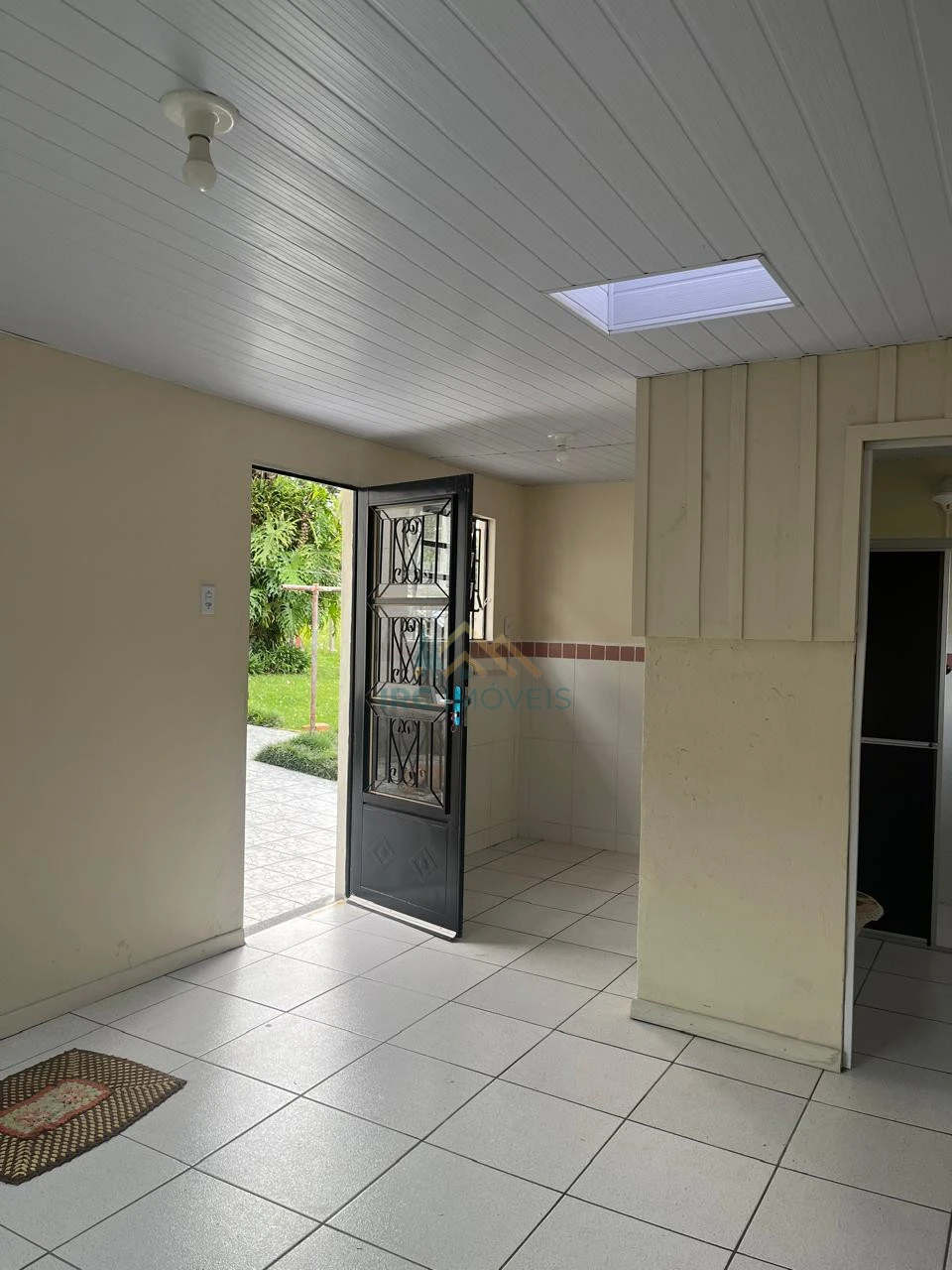 KITNET - AVENIDA DOS PIONEIROS