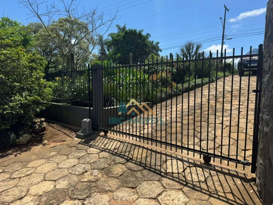 CASA - AVENIDA DOS PIONEIROS