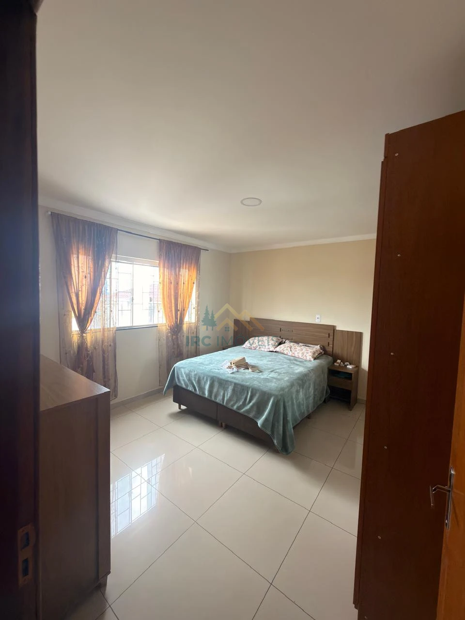 SOBRADO - AVENIDA DAS FLORES