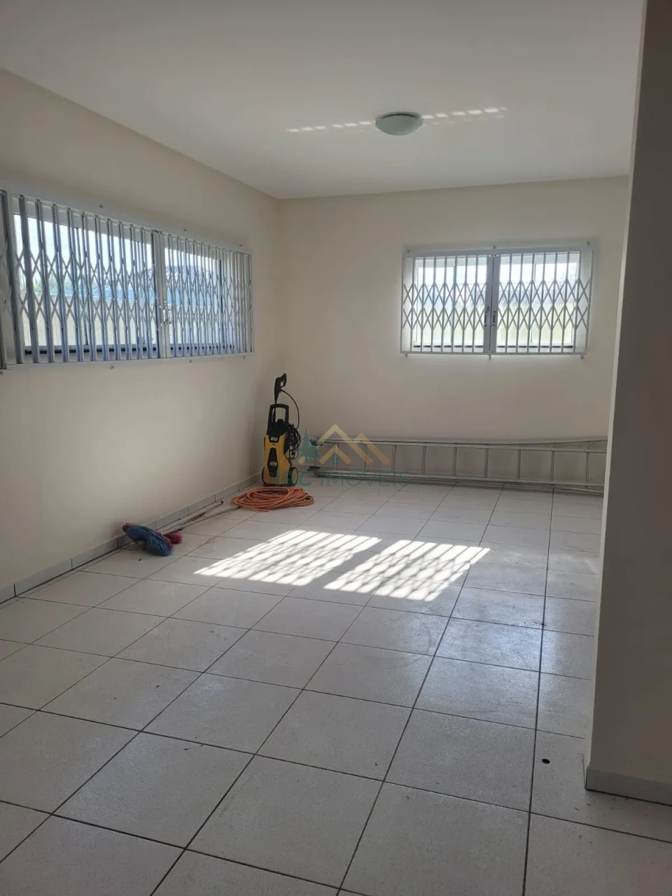 SALA COMERCIAL