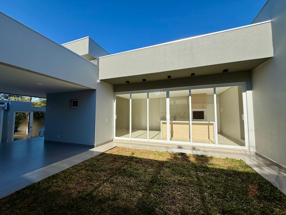 Bem vindo ao Luxo, casa nova a venda no centro! Imagens do imóveis Bem vindo ao Luxo, casa nova a venda no centro!