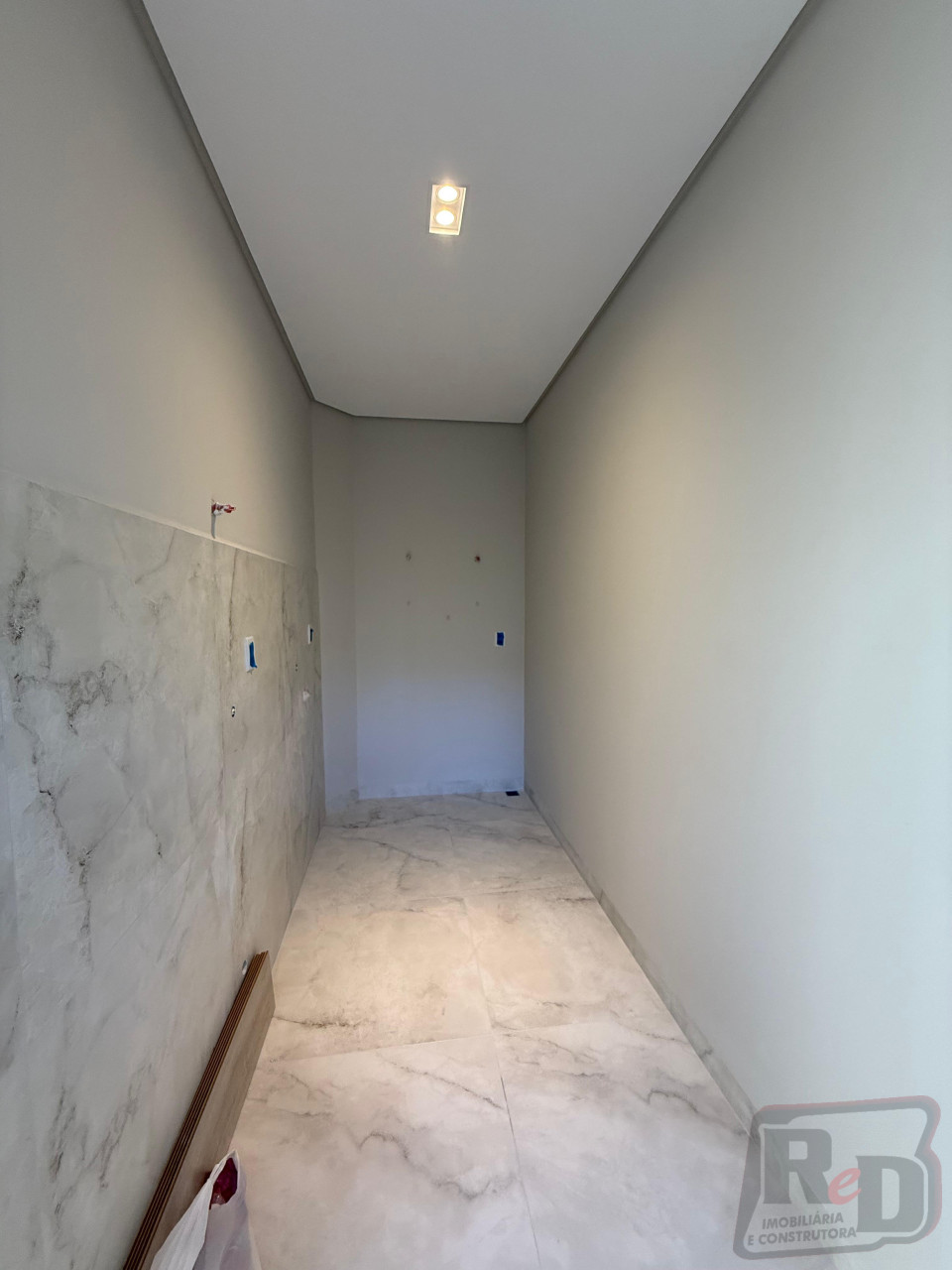 Bem vindo ao Luxo, casa nova a venda no centro!