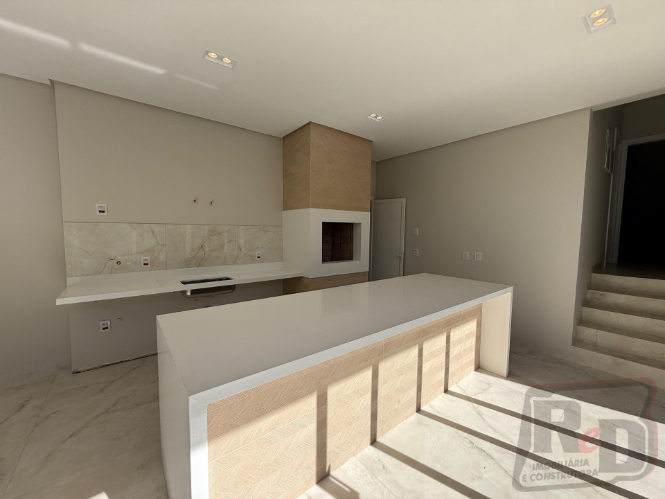 Bem vindo ao Luxo, casa nova a venda no centro! Imagens do imóveis Bem vindo ao Luxo, casa nova a venda no centro!