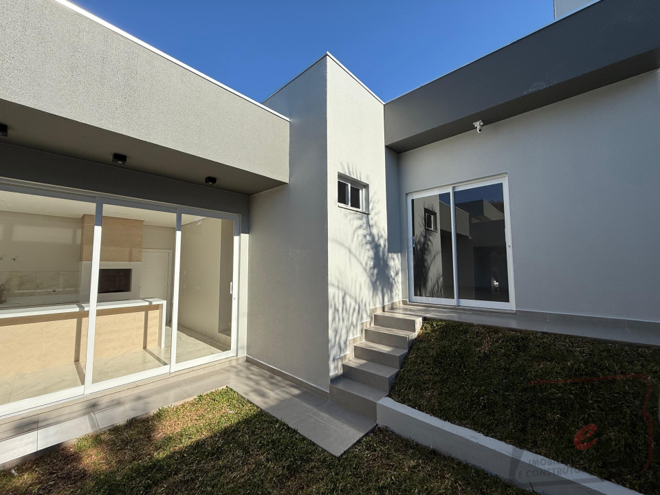 Bem vindo ao Luxo, casa nova a venda no centro!