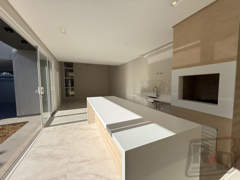 Bem vindo ao Luxo, casa nova a venda no centro! Imagens do imóveis Bem vindo ao Luxo, casa nova a venda no centro!