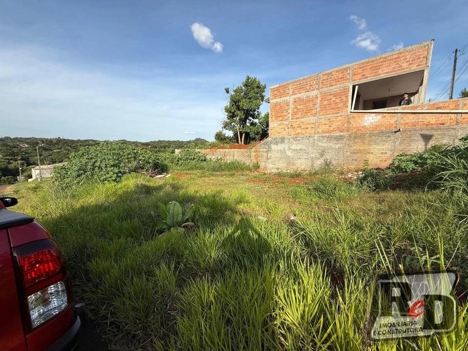 LOTE DE ESQUINA A VENDA NO CRISTO REI