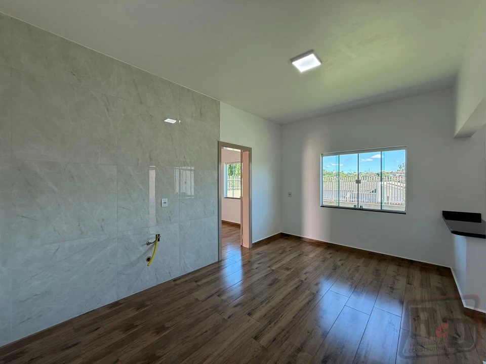 LINDA CASA A VENDA NO ÁGUA VERDE