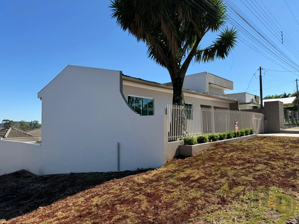 Imagens do imóveis CASA À VENDA NA RUA MARECHAL BAIRRO ÁGUA VERDE