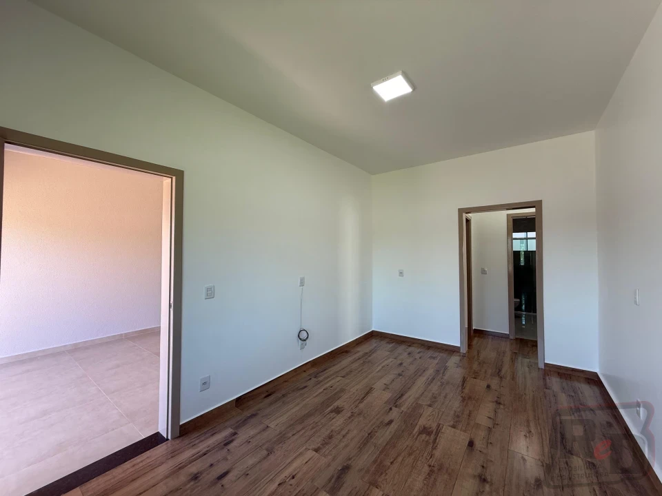 LINDA CASA A VENDA NO ÁGUA VERDE