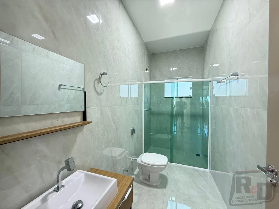 LINDA CASA A VENDA NO ÁGUA VERDE