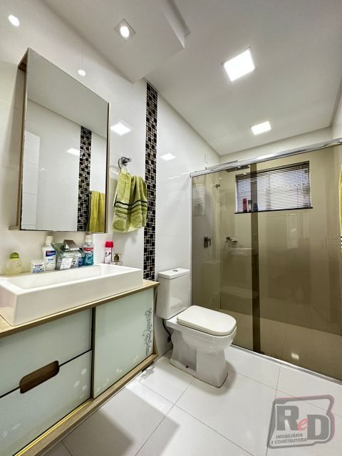 LINDO SOBRADO A VENDA NO CENTRO Imagens do imóveis LINDO SOBRADO A VENDA NO CENTRO