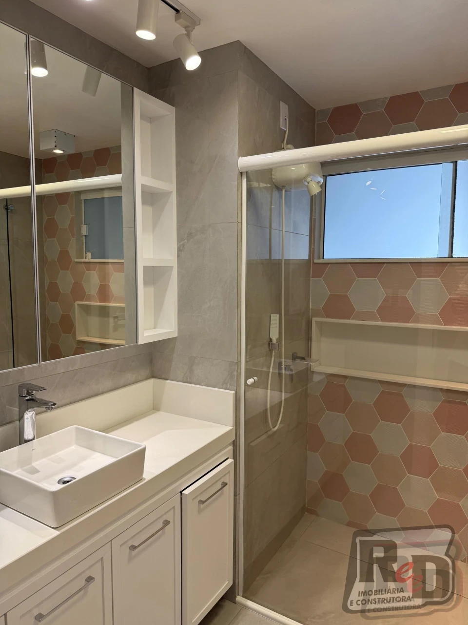 Imóvel raro, fora do padrão, para quem valoriza espaço, conforto e privacidade!