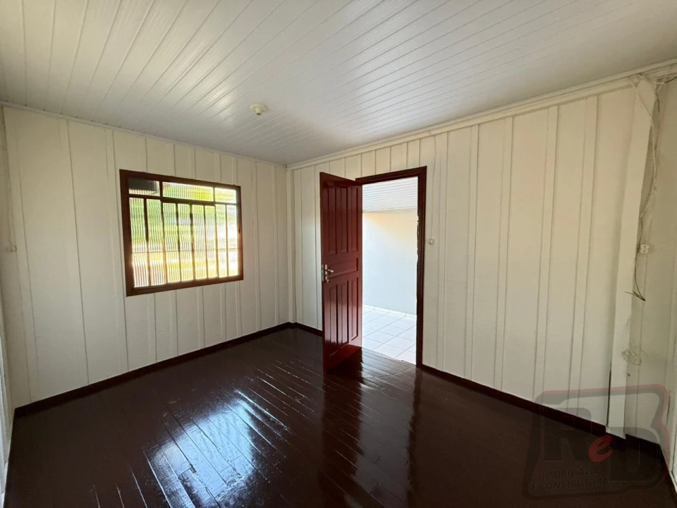 Imagens do imóveis Casa a venda  a 300 metros da rodoviária.