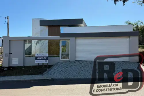 Bem vindo ao Luxo, casa nova a venda no centro!