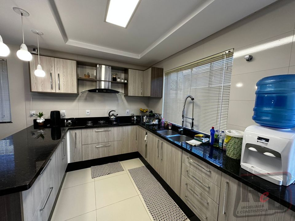 LINDO SOBRADO A VENDA NO CENTRO Imagens do imóveis LINDO SOBRADO A VENDA NO CENTRO