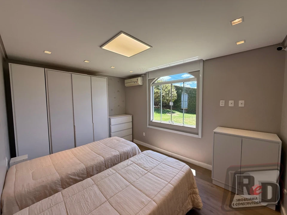 Imóvel raro, fora do padrão, para quem valoriza espaço, conforto e privacidade!