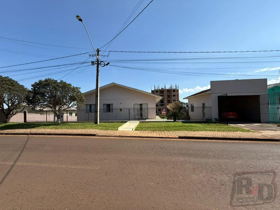 Imagens do imóveis CASA A VENDA NA RUA TIRADENTES