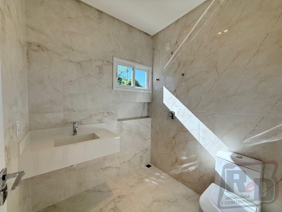 Bem vindo ao Luxo, casa nova a venda no centro! Imagens do imóveis Bem vindo ao Luxo, casa nova a venda no centro!