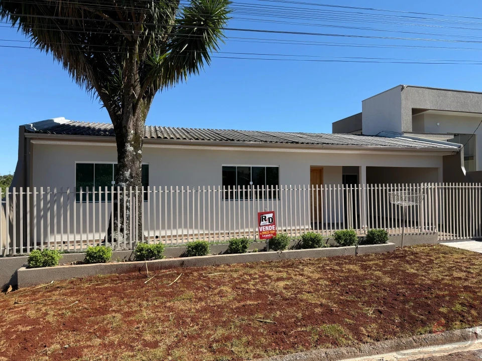 Imagens do imóveis CASA À VENDA NA RUA MARECHAL BAIRRO ÁGUA VERDE