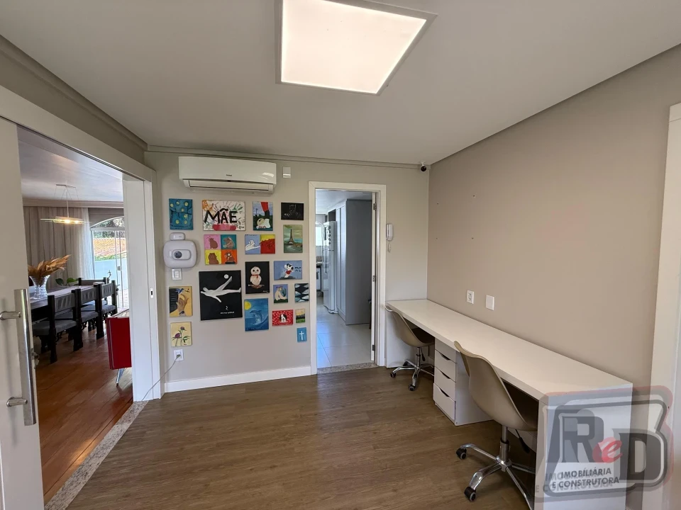 Imóvel raro, fora do padrão, para quem valoriza espaço, conforto e privacidade!