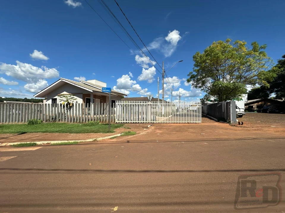 Imagens do imóveis CASA À VENDA – CONDOMÍNIO G20