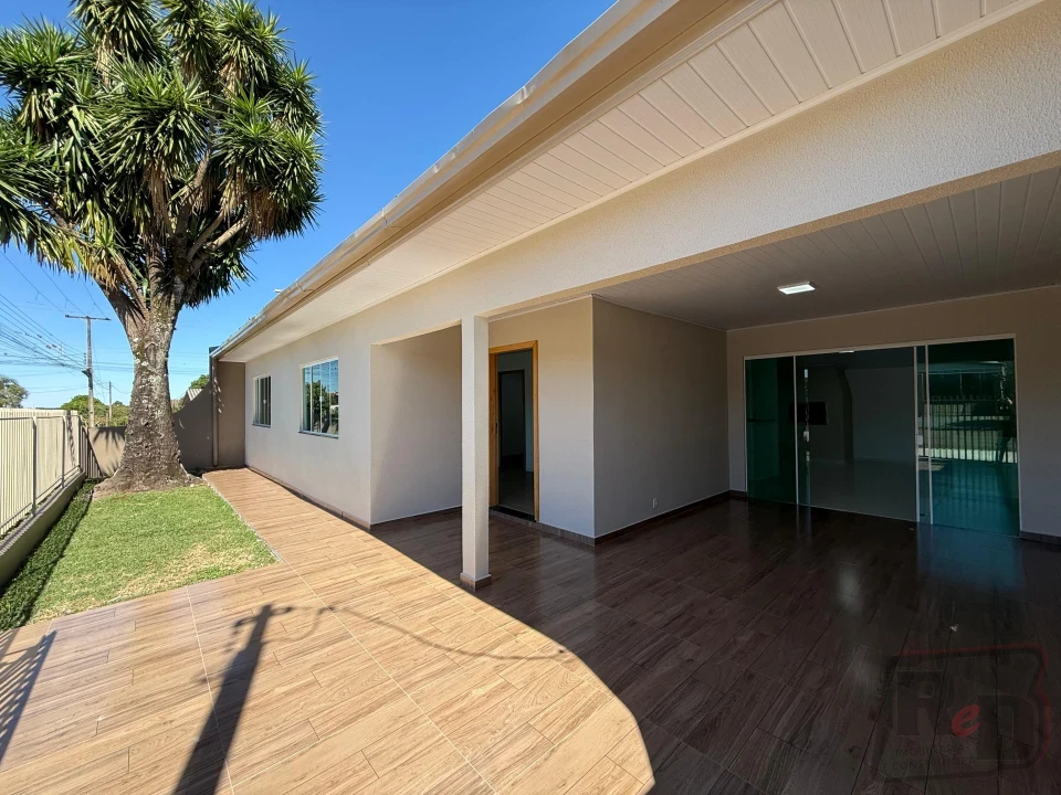 Imagens do imóveis CASA À VENDA NA RUA MARECHAL BAIRRO ÁGUA VERDE