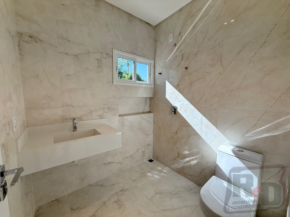 Bem vindo ao Luxo, casa nova a venda no centro! Imagens do imóveis Bem vindo ao Luxo, casa nova a venda no centro!