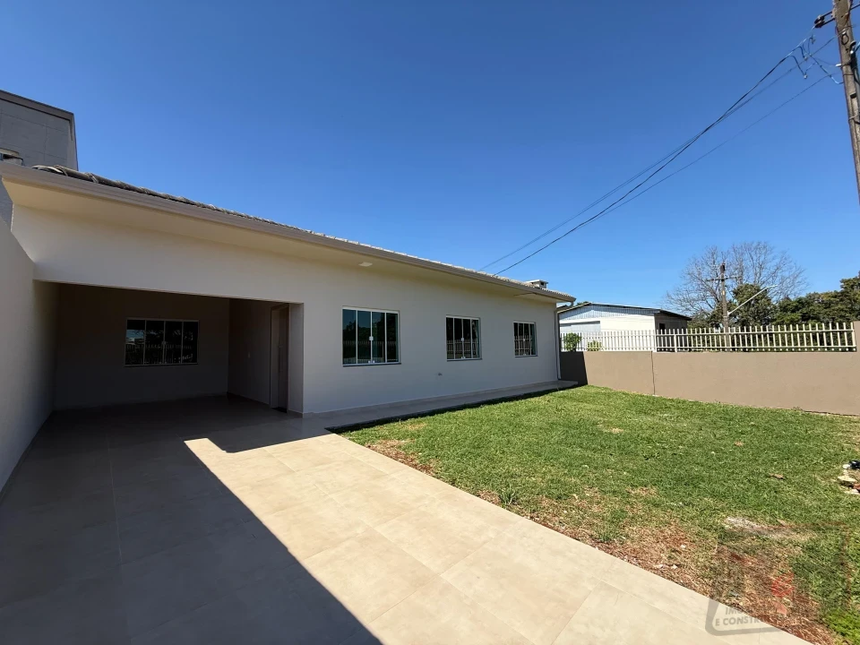 LINDA CASA A VENDA NO ÁGUA VERDE