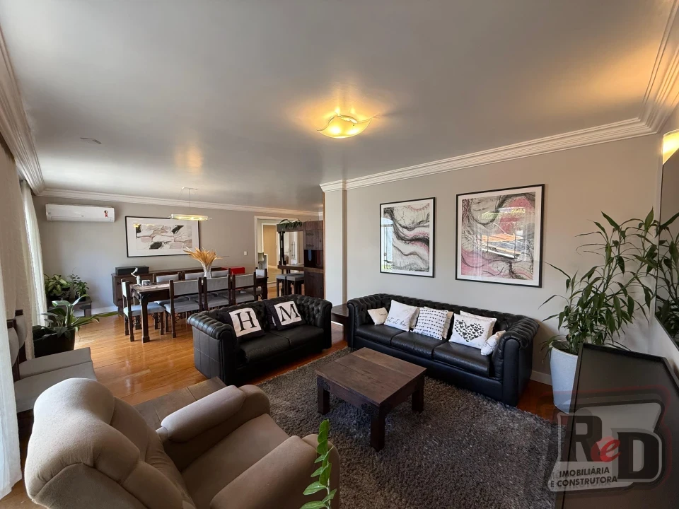 Imóvel raro, fora do padrão, para quem valoriza espaço, conforto e privacidade!