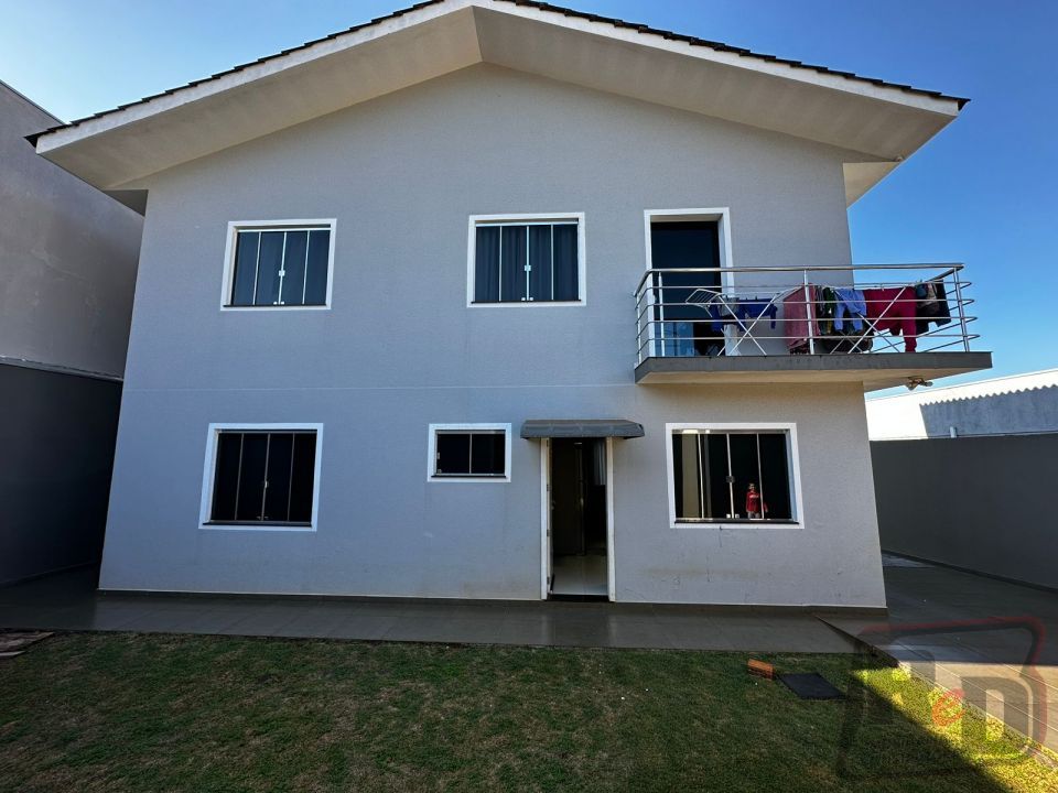 LINDO SOBRADO A VENDA NO CENTRO Imagens do imóveis LINDO SOBRADO A VENDA NO CENTRO