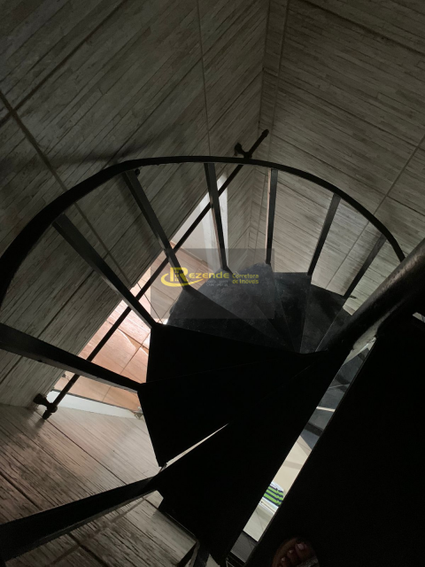 SOBRADO COM ÁREA DE LAZER NO 2° ANDAR