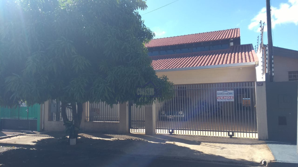 Imagens do imóveis Casa à venda 4 Quartos, 1 Suite, 2 Vagas, 200M², Arapongas - PR