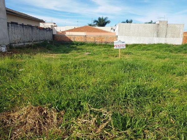 Imagens do imóveis Terreno à venda 270M², Arapongas - PR