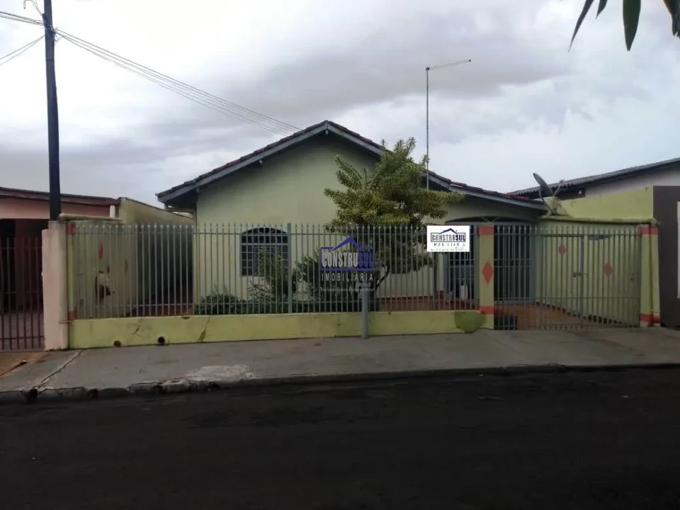 Casa à venda 3 Quartos, 2 Vagas, 200M², Arapongas - PR