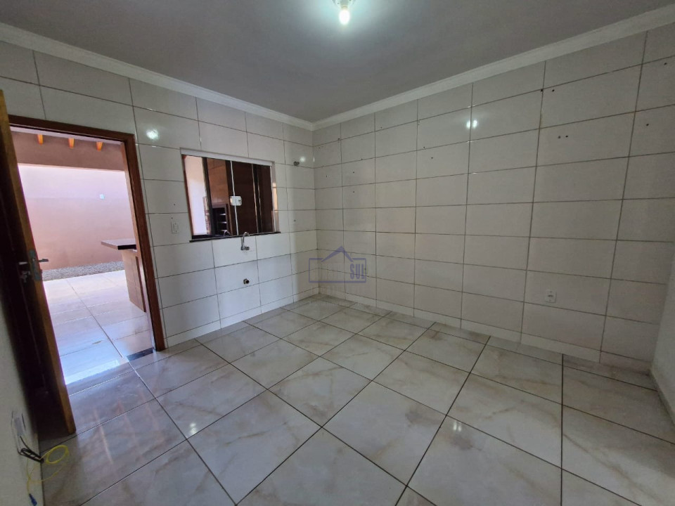 Imagens do imóveis CASA PARA VENDA 2 QUARTOS, 2 WC'S, 1 VAGA DE GARAGEM, 166 M², ARAPONGAS - PR
