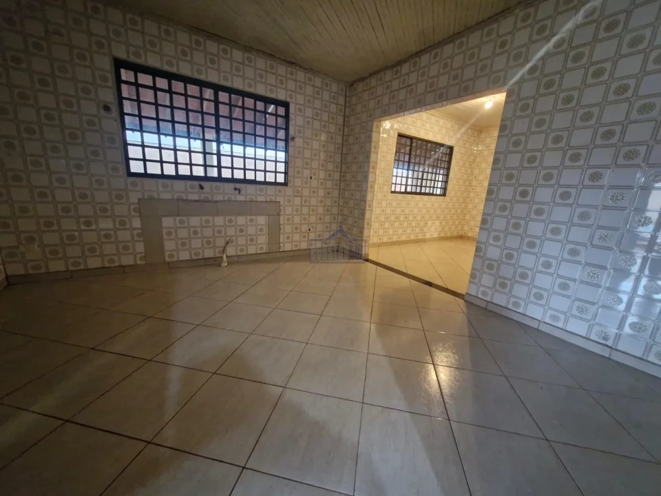 Imagens do imóveis CASA PARA LOCAÇÃO ARAPONGAS - PR