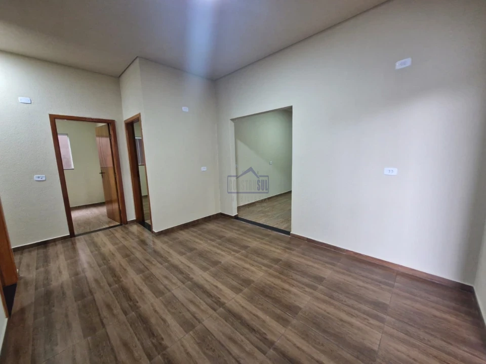 Imagens do imóveis CASA PARA LOCAÇÃO ARAPONGAS - PR