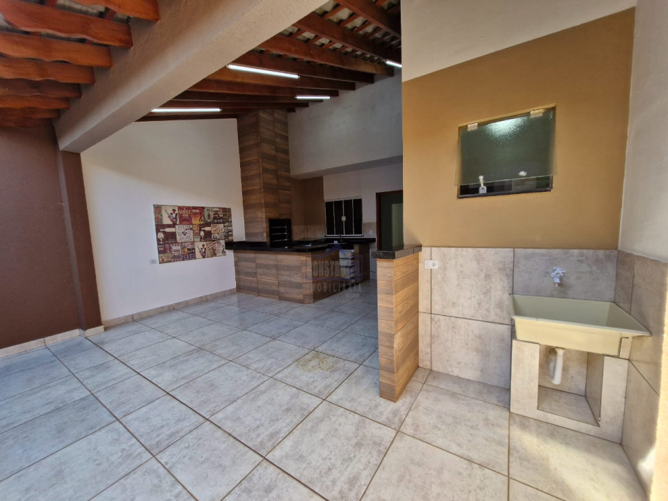 Imagens do imóveis CASA PARA VENDA 2 QUARTOS, 2 WC'S, 1 VAGA DE GARAGEM, 166 M², ARAPONGAS - PR