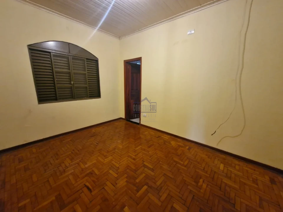 Imagens do imóveis CASA PARA LOCAÇÃO ARAPONGAS - PR