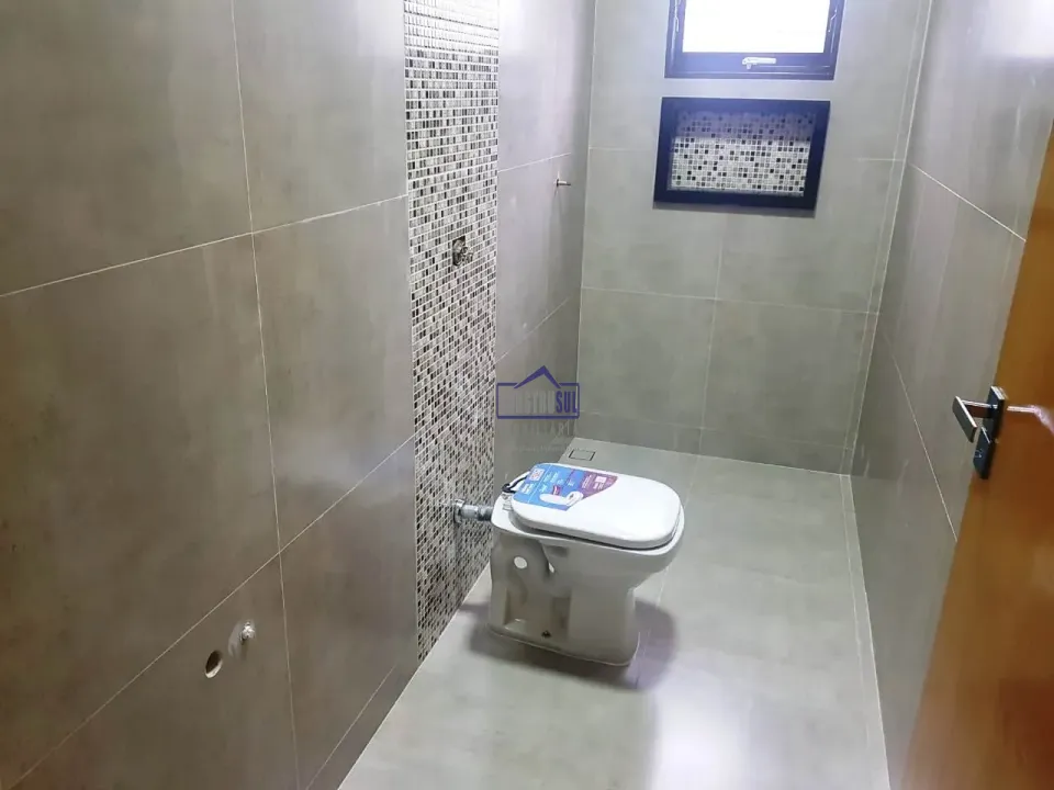 Casa à venda 2 Quartos, 1 Suite, 2 Vagas, 156M², Arapongas - PR