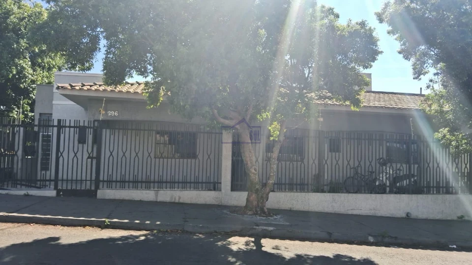 Imagens do imóveis CASA A VENDA ARAPONGAS PR