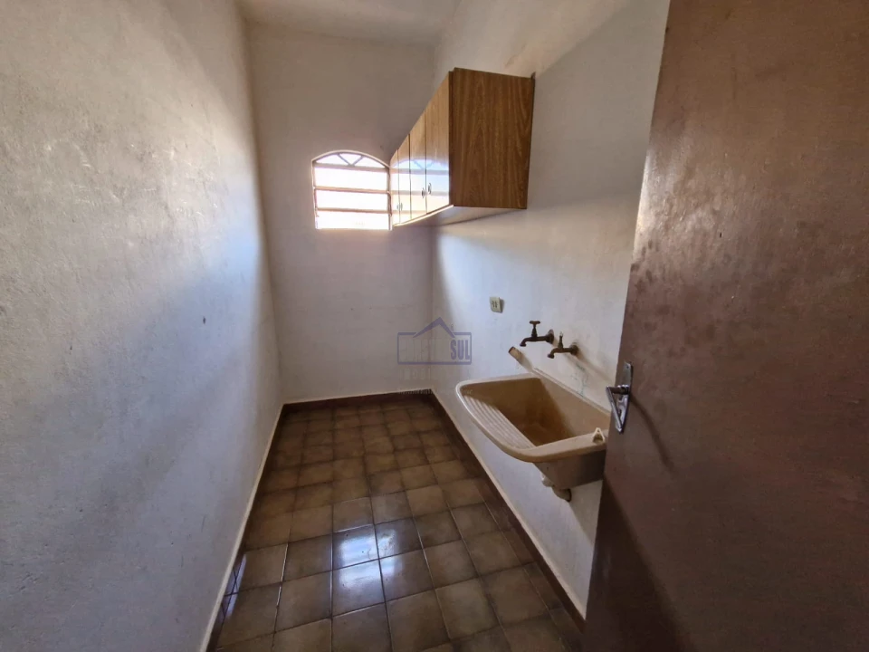 Imagens do imóveis CASA PARA LOCAÇÃO ARAPONGAS - PR