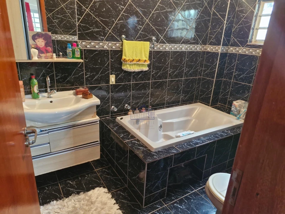 Imagens do imóveis SOBRADO PARA LOCAÇÃO  ARAPONGAS - PR