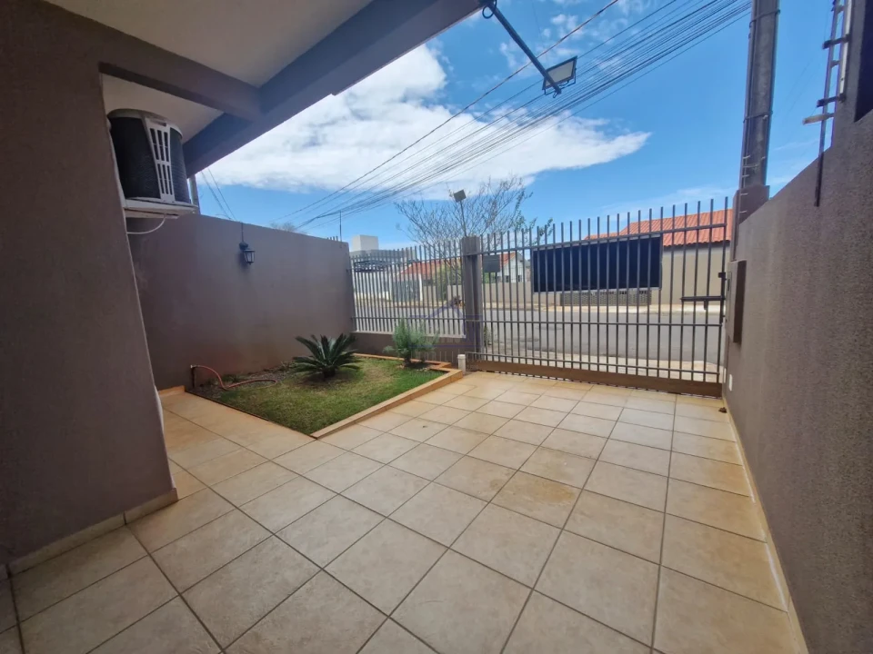 Imagens do imóveis SOBRADO PARA VENDA ARAPONGAS - PR